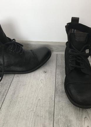 Кожаные ботинки levis 4