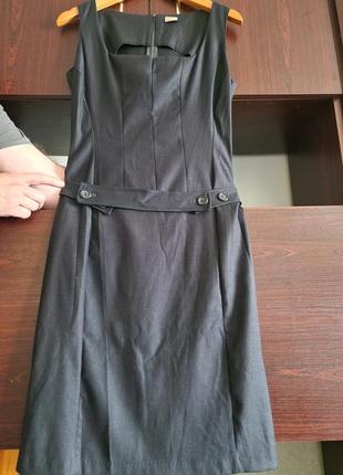 Стильное черное платье