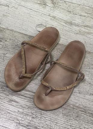 Босоніжки з бежево-рожевими стразами натуральна шкіра розмір 40