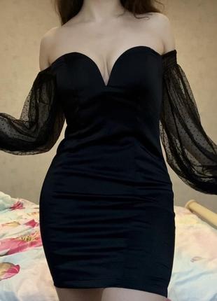 Нова сукня з біркою