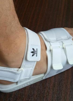 Мужские сандалии White adidas orginals new adilette sandal 4.0 оригинал