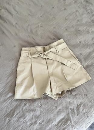 Шорты из эко кожи