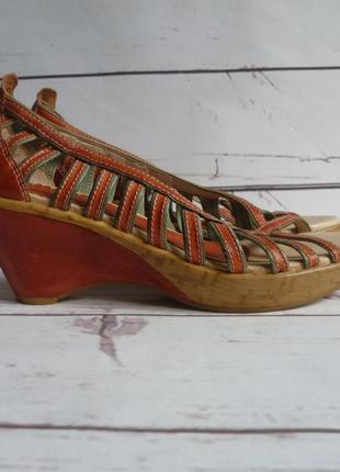 Босоніжки шкіряні теракотові pikolinos іспанія