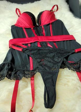 Пикантный эротический наряд lovehoney empress red satin and lace basque set6 фото