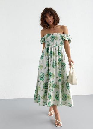 Платье в цветочный узор с открытыми плечами, зеленая