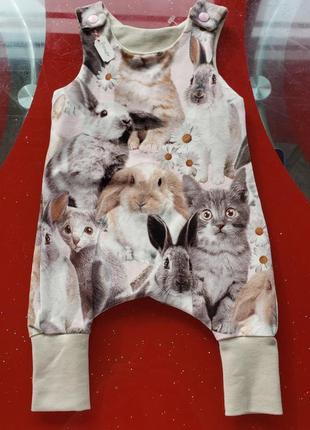 Ромпер комбінехон безрукавів новонародженій дівчинці 0-3м 50-56-62 см кролики кішечки новий