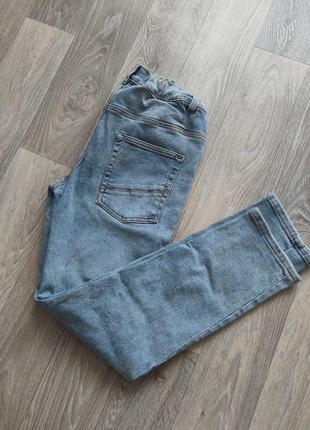 Стильные джинсы на подростка reserved5 фото