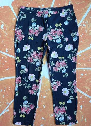 Штани з квітковим принтом