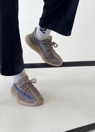 Кросівки чоловічі та жіночі adidas yeezy350 beige(адідас ізи буст 350 коричнево бежеві,рефлективні)37-422 фото