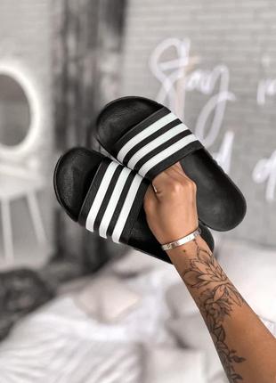 Женские шлепанцы adidas black white 5 / smb2 фото