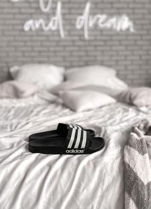 Женские шлепанцы adidas black white 5 / smb7 фото