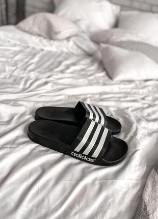 Женские шлепанцы adidas black white 5 / smb8 фото