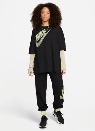Nike graphic женская футболка оверсайз свободного силуэта новая оригинал4 фото