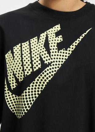 Nike graphic жіноча футболка оверсайз вільного силуету нова оригінал5 фото