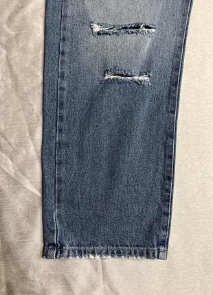 Прямые джинсы с рваностями5 фото
