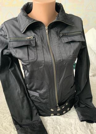 Короткая курточка легкая amisu 363 фото
