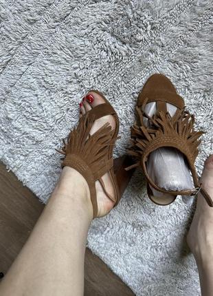 Замш натуральний босоніжки new look