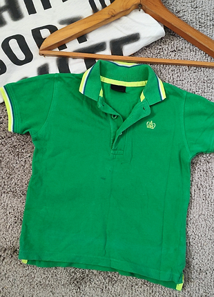 Яскрава футболка для хлопчика