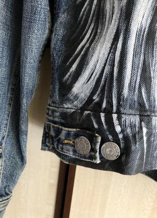 Куртка джинсова з малюнком8 фото
