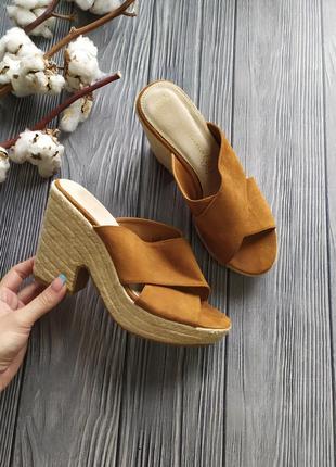 Босоножки, шлепанцы