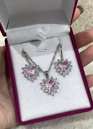 Оригінальний подарунок дівчині набір "сердечки рожевий кварц у сріблі" кольє та сережки ювелірний сплав та циркони3 фото