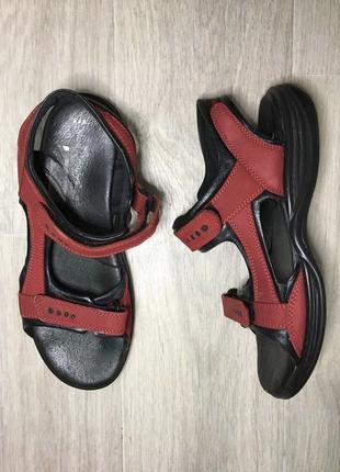 Натур. кожаные красные сандалии на липучках