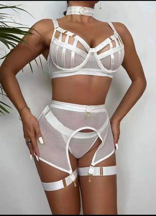 Модний комплект жіночої білизни
