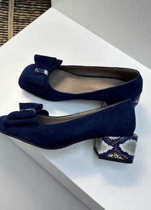 Эксклюзивные туфли из натуральной итальянской кожи и замша женские на каблуке с бантиком