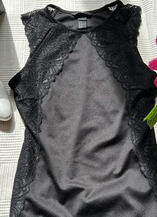 Сукня обтягуюча чорна з мереживом5 фото