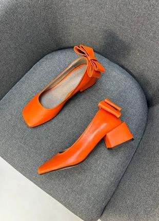 Эксклюзивные туфли из натуральной итальянской кожи и замша женские на каблуке с бантиком2 фото