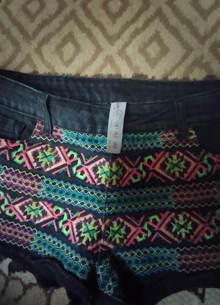 Женские шорты джинсовые 😍с крутой вышивкой в идеальном состоянии2 фото