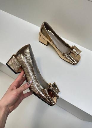 Эксклюзивные туфли из натуральной итальянской кожи и замша женские на каблуке с бантиком4 фото