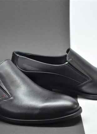 Мужские классические кожаные туфли резинка гладкие черные ikos 383312 фото