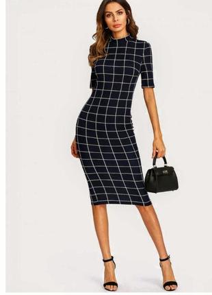 Сукня міді, по фігурі в клітку.
