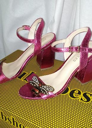 Босоніжки hotsoles london
