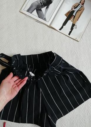 Черные шорты в полоску классические шорты6 фото