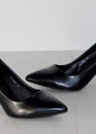 Черные туфли лодочки на небольшой шпильке женские классика8 фото