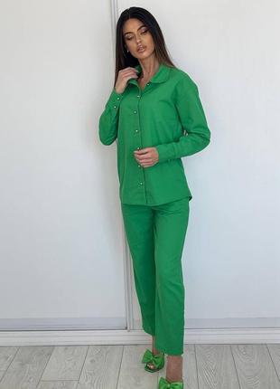 Костюм женский зеленый оверсайз-рубашка на пуговицах брюки на высокой посадке качественный стильный базовый