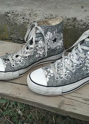 Високі кеди converse з черепами і кольорами