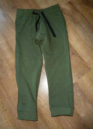 Спортивные штаны на 5-6 лет