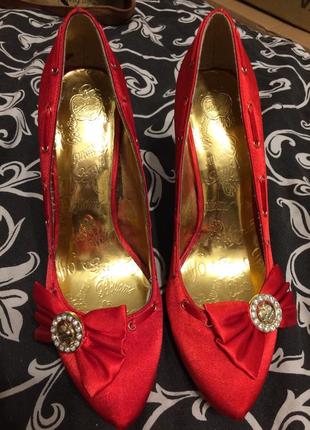 Apple bottoms красные дизайнерские атласные туфли 25 см2 фото