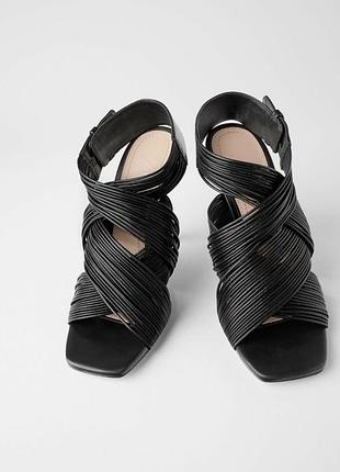 Босоніжки zara
