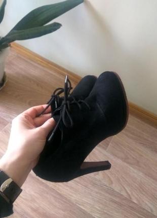 Закрытые осенние замшевые туфли, ботильоны на шнурках2 фото