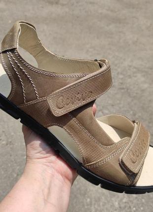 Шкіряні чоловічі сандалі.