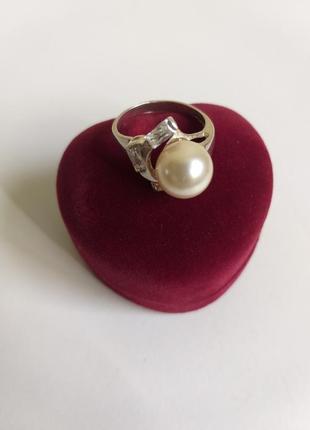 Серебряное кольцо с жемчугом. серебро 925 проба с трезубцем. срiбло.2 фото