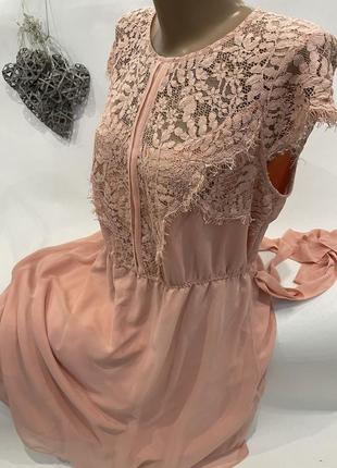 Шикарное нежное платье с кружевом2 фото