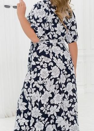 Платье женское миди на запах летнее с коротким рукавом цветочное батал темно синее в цветочный принт2 фото