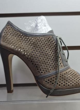 Жіночі замшеві туфлі braska оригінал шкіра дефект 37 розмір km25