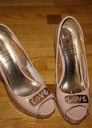 Туфли на высоком каблуке нежно розового цвета1 фото