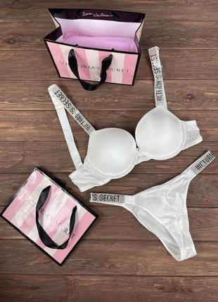 Модний комплект жіночої білизни модель зі стразами